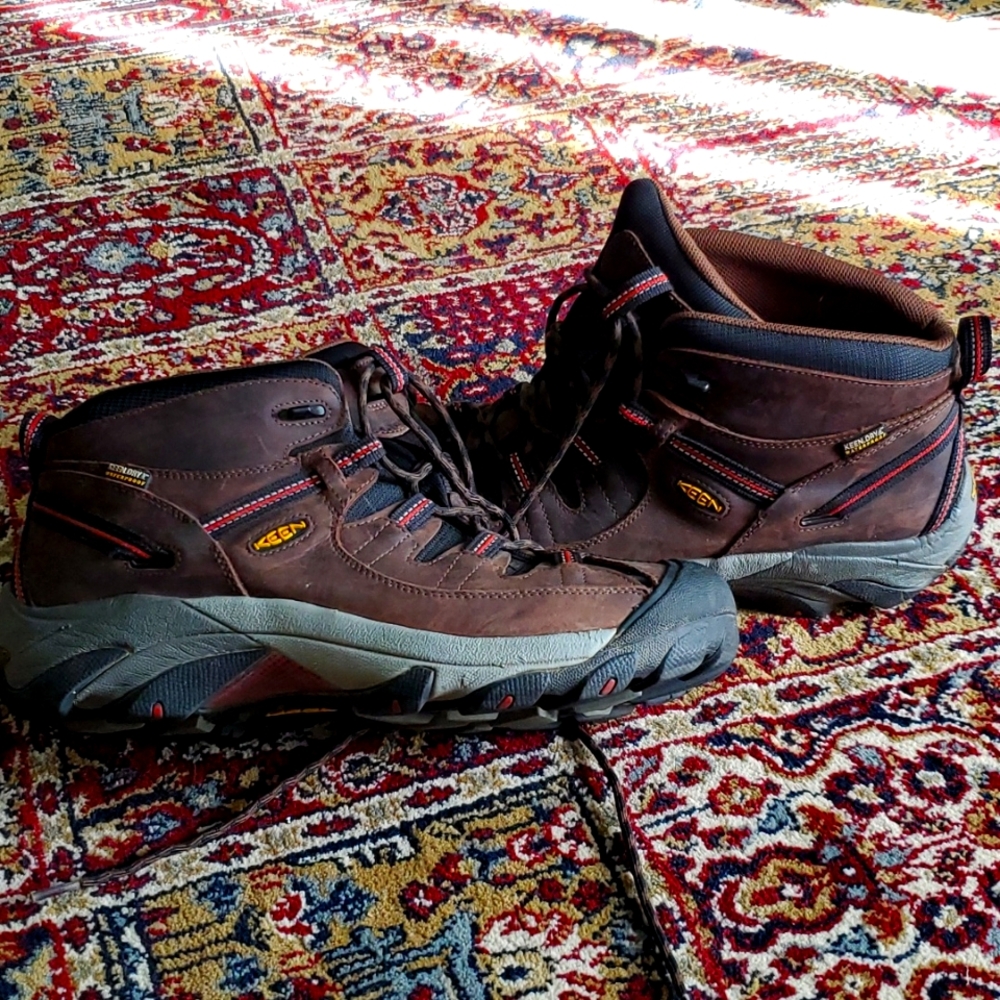 Keen Targhee waterproof hiking shoes, size 12